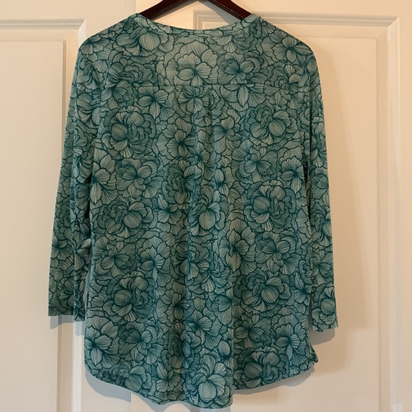 *3 for $15* H&M Top - Picture 4 of 4